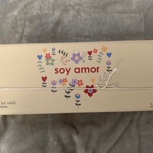 NIB SOY AMOR  CANDLES PEACE LOVE WORLD QTY 3